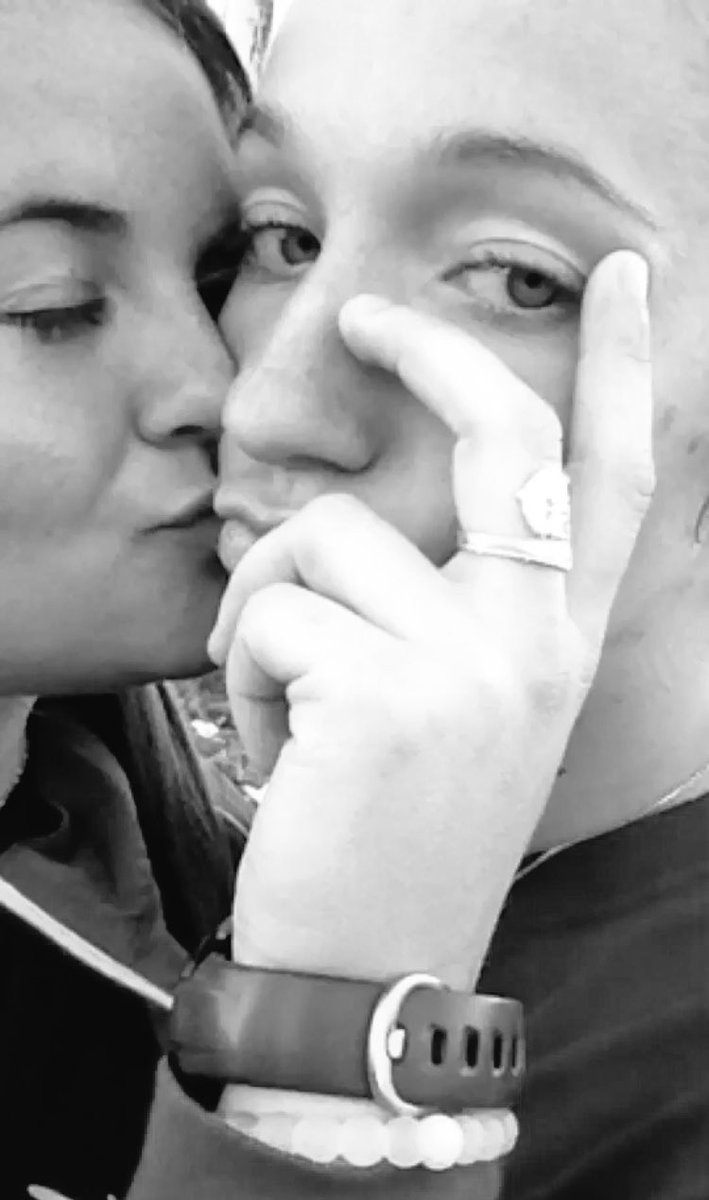 sara_dools's tweet photo. No boyfriend no problem. #ilovemygirl #NationalBoyfriendDay https://t.co/XBmR4lFw7T