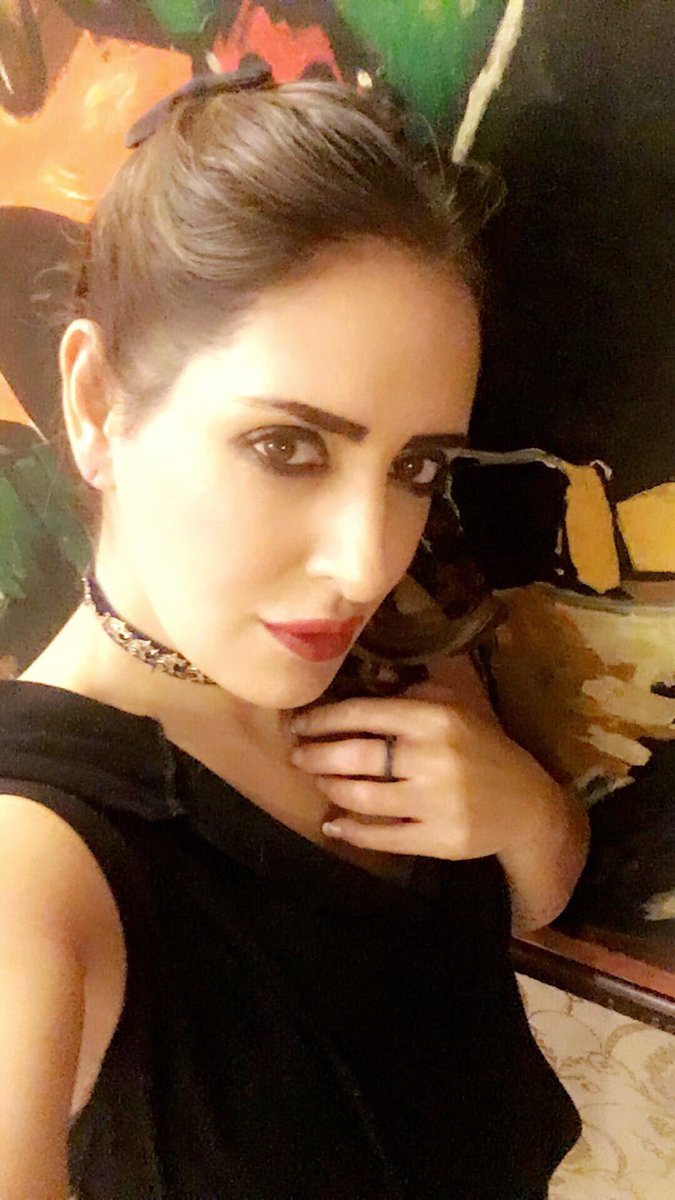Priakatariapuri's tweet photo. Do we really know any one .,,or is it just a perception of what we think we know ...2+2 =4 but so is 3+1 #foodforthougths ❤️ https://t.co/4n89cj1ht8
