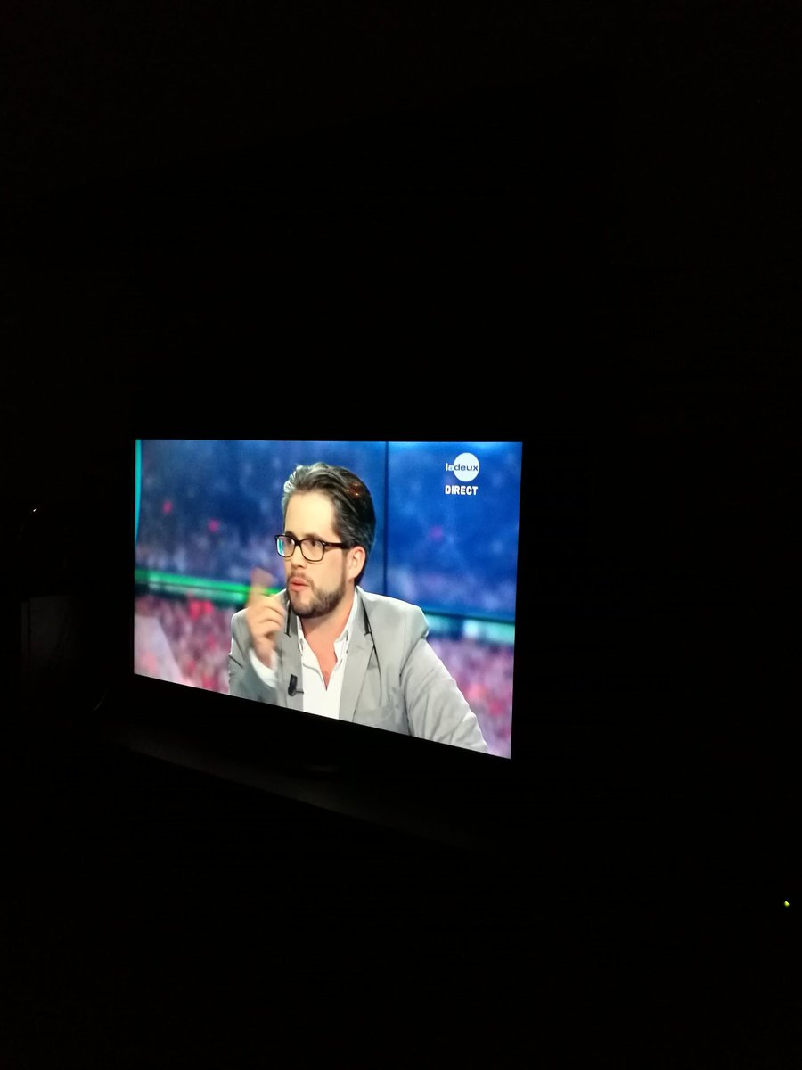 Pousty_Mitchell's tweet photo. @RoBeenkens  version jeune a la #tribune ? #okjesors ;-) @RTBFsport https://t.co/DHyzwkA0J2