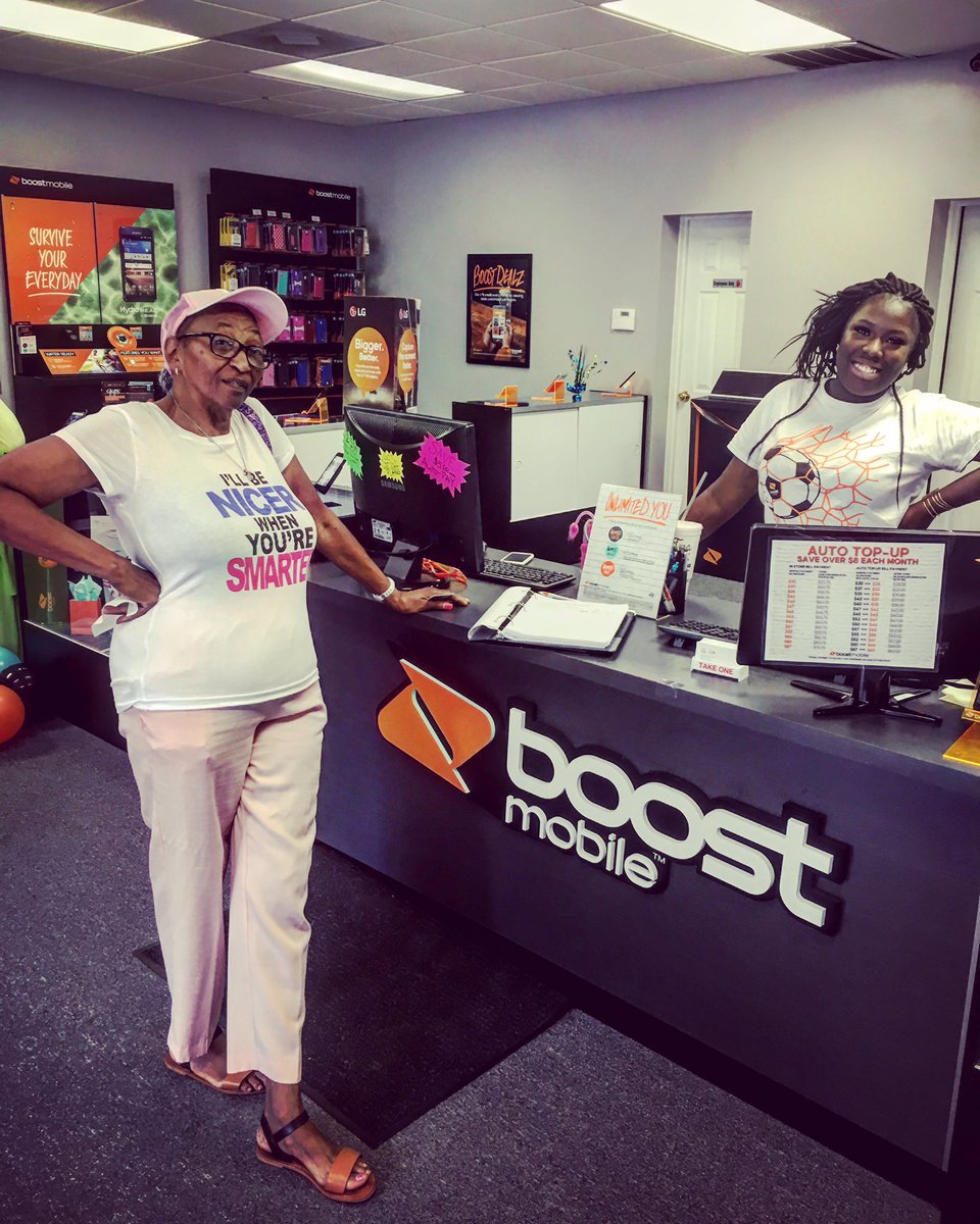 BoostCNation's tweet photo. JUST ANOTHER DAY IN SAVANNAH WITH ONE OF OUR FAVORITE CUSTOMERS MRS. FLOWERS! #WhereYouAt  @BScarlett_SPG https://t.co/XP9pcGqsRb