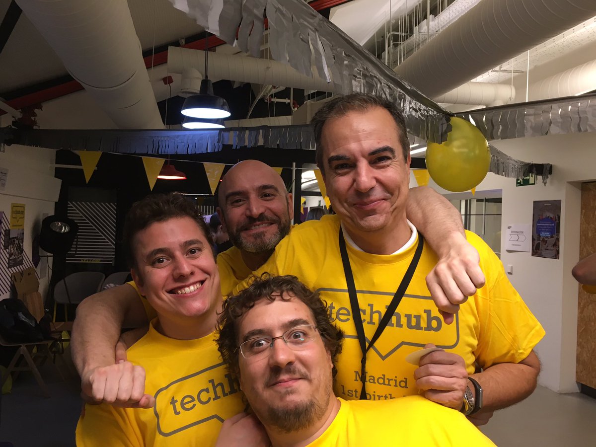 eduardoliebana's tweet photo. #TechHubDay @javiersevilla @acalero74 A tope the Power!!! https://t.co/38CrQbR22Q