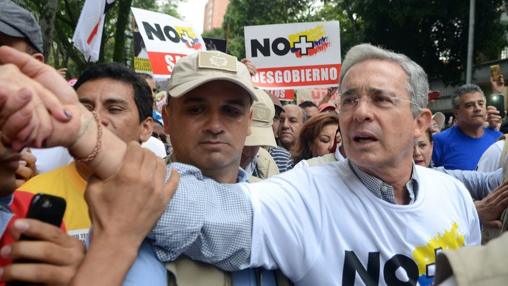 rahuertu's tweet photo. Cómo la victoria del "No" en el plebiscito confirma al expresidente Álvaro Uribe como e... https://t.co/gnYddiKXRY https://t.co/9Wjt2Xs0N2