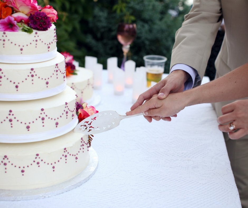 PotitosBakery1's tweet photo. Your Special Wedding Day is once-in-a-lifetime. Let Potito’s Bakery take care of you with our extensive selection of scrumptious cakes! https://t.co/jDupZWVqC2