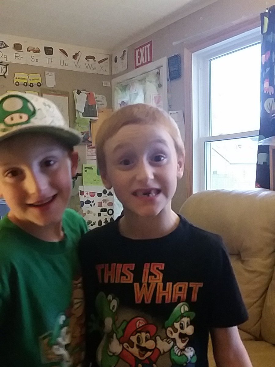 ThePlummer17's tweet image. I know what Eli wants for Christmas this year. Lol. #2frontteeth. He just lost his 2nd front tooth now. Too funny