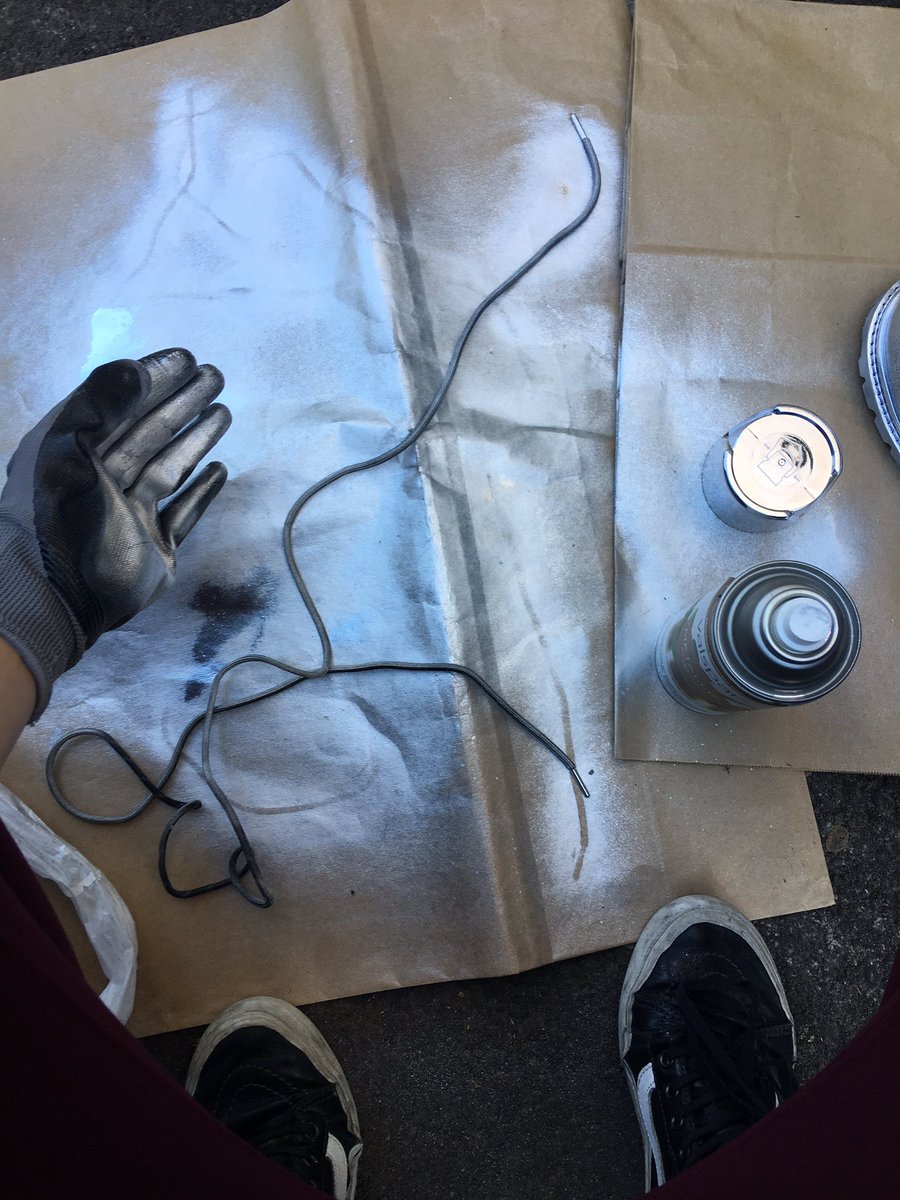 AreaylC's tweet photo. Gettin' into it 🤘🏻 #costumes #blackish https://t.co/OvNKakN9FL