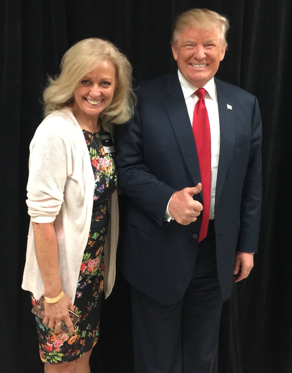 ConnieHair's tweet image. @SebGorka I'll see you a @replouiegohmert from today and raise you a @realDonaldTrump !!