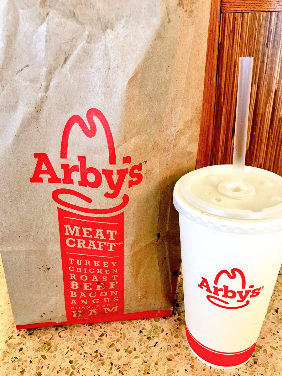 EkeKimmo's tweet photo. Supporting @BeefGolf @Arbys endorsement @mspairport #tasty #gousa #RyderCup2016 https://t.co/zkkl9sVF0t