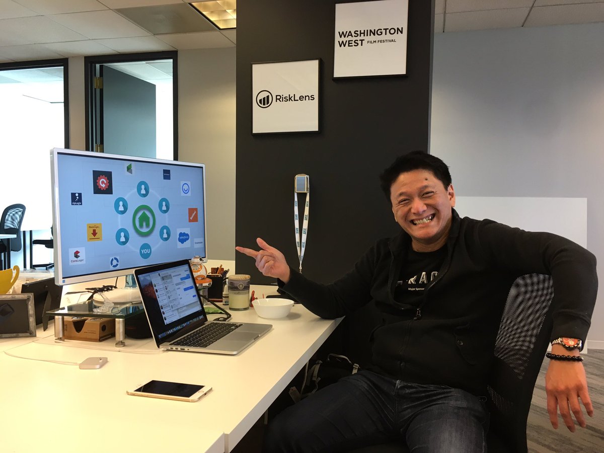 Hanging out with <a href="/Rukkoapp/">Rukko</a> at @refractionpt #coworking #startup