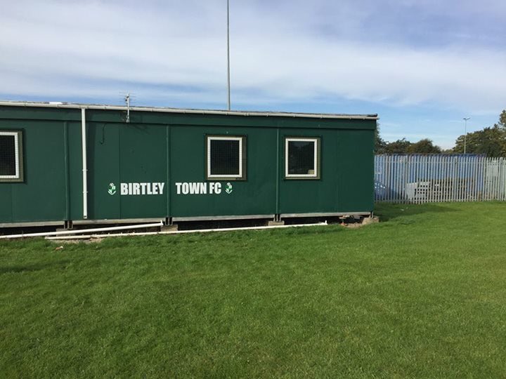 BirtleyTFC's tweet photo. Work ongoing, great effort so far from the Junior and Senior committee. #buildingourclub #itsourhome #btfc #ackubtobeproudof #howaythehoops https://t.co/pKHF8akF6k