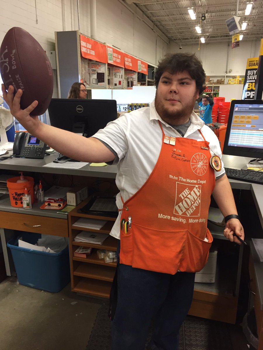 Joe at the service desk scores a customer praise for one of the stores pro's! Thank you Joe!@william2682HD <a href="/EricCharron3/">Eric Charron</a> <a href="/WorrellJay/">Jay Worrell</a>