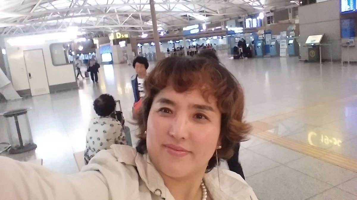 멋진 택시기사님을 만났네요. 인천공항까지 즐겁게 왔어요. 
열심히 살아가는 분들이 많구나.라는 생각을 해보는 또 하나의  하루였네요.