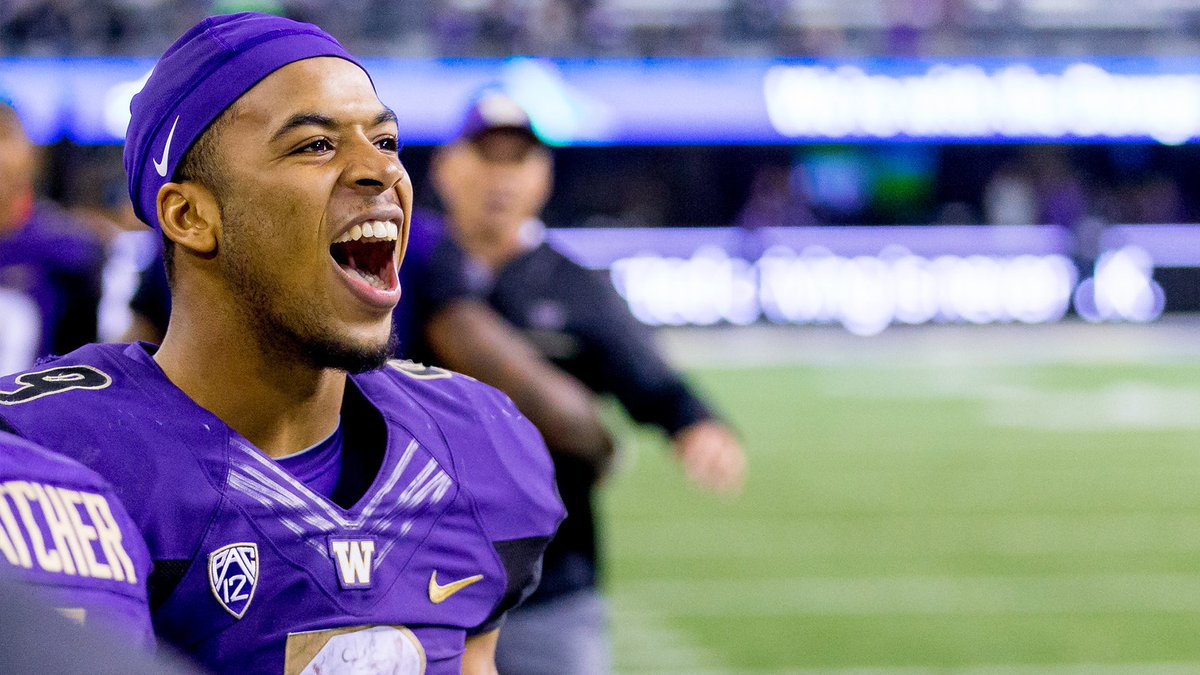UW_Football's tweet photo. 😎

#PurpleReign https://t.co/tE1BGOEbFn