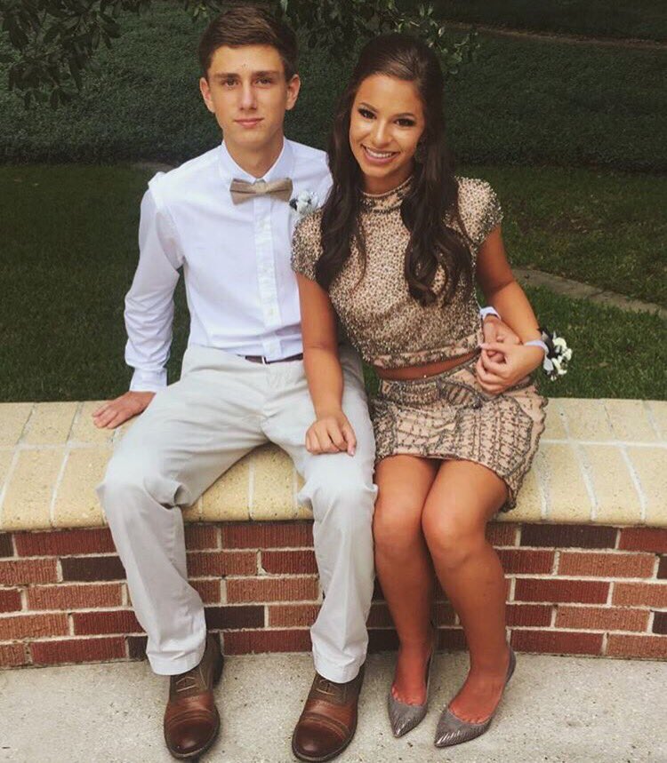 pageantplanet's tweet photo. Homecoming Edition: HIT or MISS? Submit yours using #PageantPlanetHOCO https://t.co/3jeNTaDJ3S