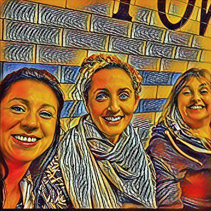 StarwiseMeUk's tweet photo. #londonunderground #friendsforlife #funtimes #photoeffects #happydays xxx https://t.co/SFzE3WXmBh