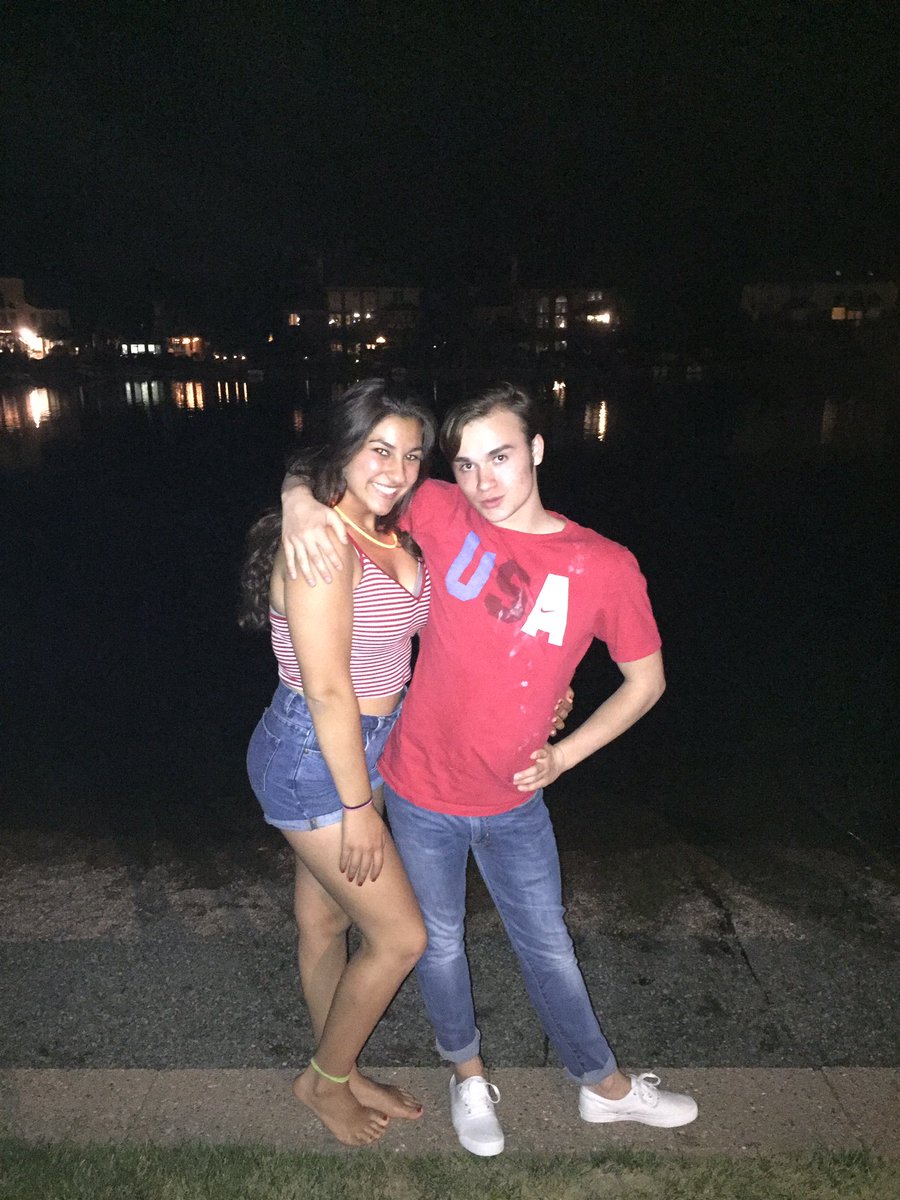 nicole_fluegge's tweet image. #NationalBoyfriendDay these last few months have been great!can't wait to see what the future has in store for us!love you!😘 @stuartalbaugh