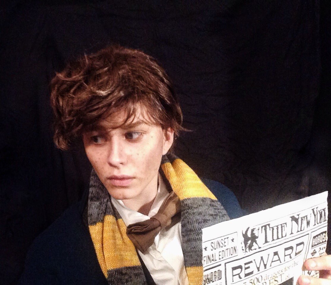 verrett_'s tweet image. You're an interesting man, Mr. Scamander. Just like your suitcase, I think there's more to you than meets the eye.
#FantasticBeasts