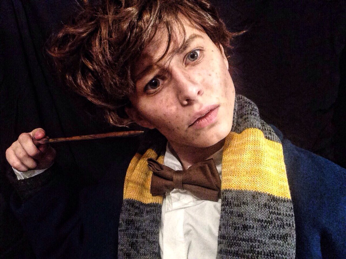 verrett_'s tweet image. You're an interesting man, Mr. Scamander. Just like your suitcase, I think there's more to you than meets the eye.
#FantasticBeasts