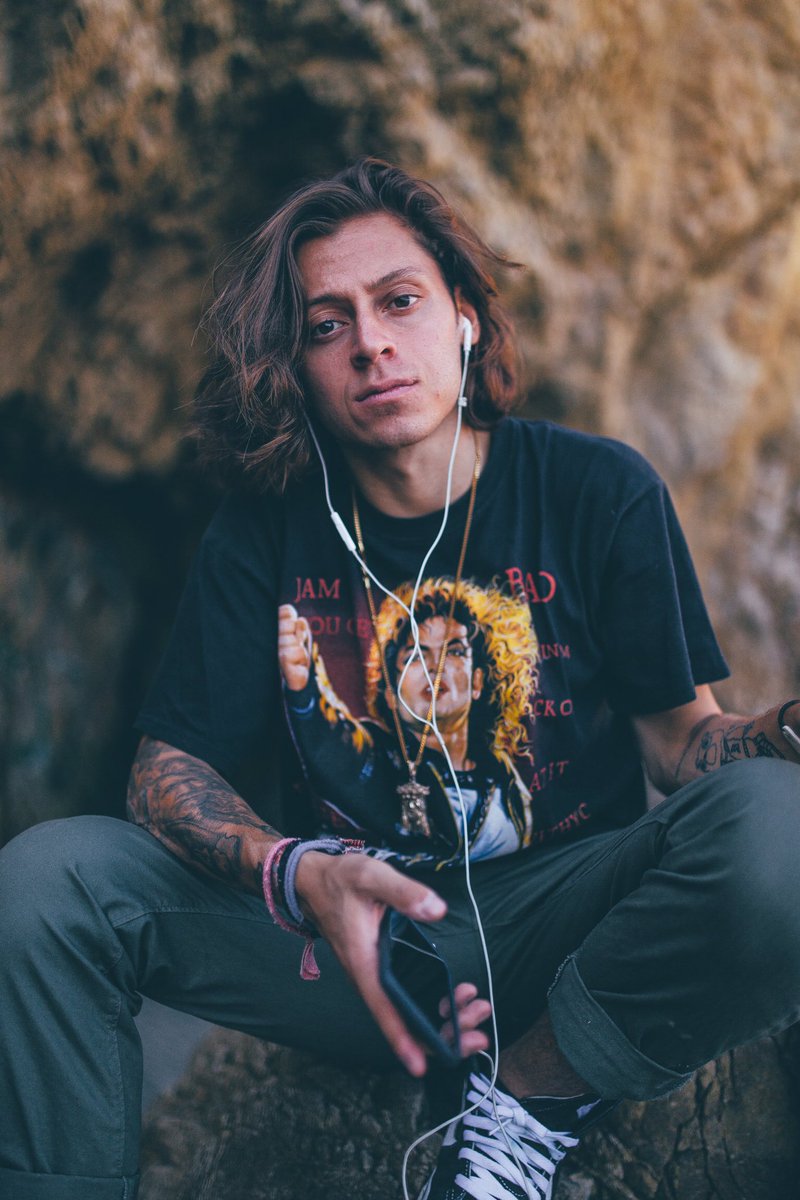 OneHispanic's tweet image. New @MooshAndTwist music video me and @LoganMeis worked on is coming very soon 💥💥