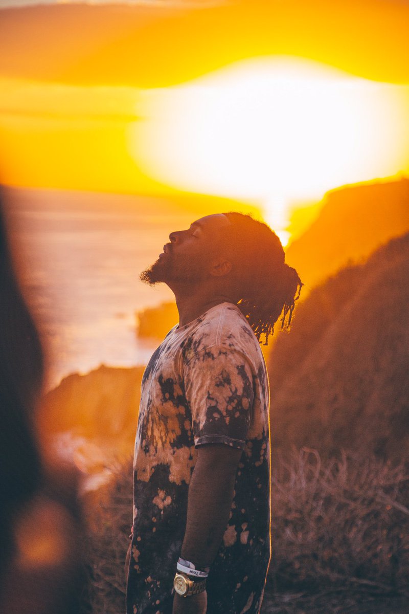 OneHispanic's tweet image. New @MooshAndTwist music video me and @LoganMeis worked on is coming very soon 💥💥