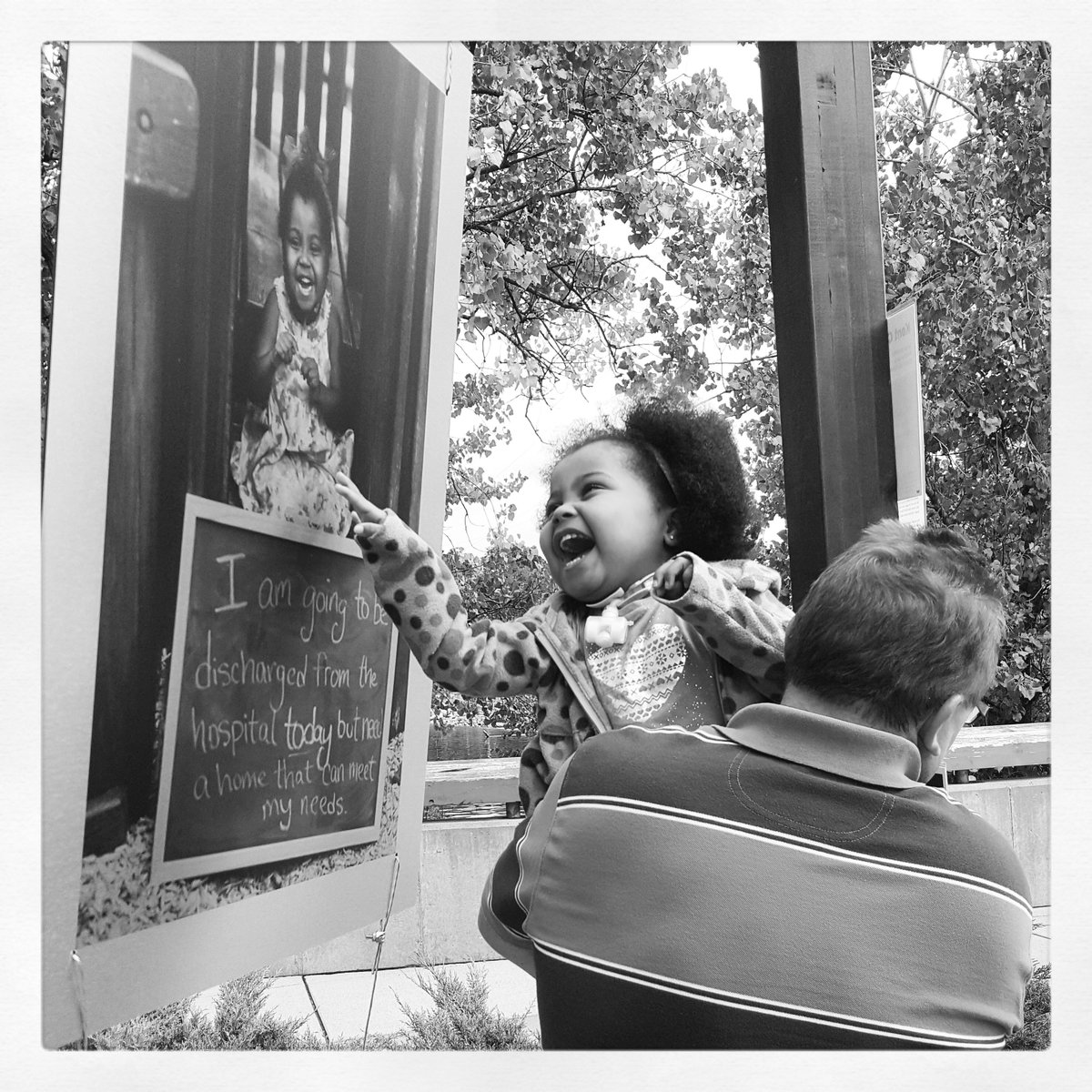 kelellis's tweet photo. It's kind of a big deal to see yourself in an ArtPrize exhibit! #artprize8 #betheturningpoint #shegotherforeverfamily #samaritas #GRmi https://t.co/y3wsVrd648