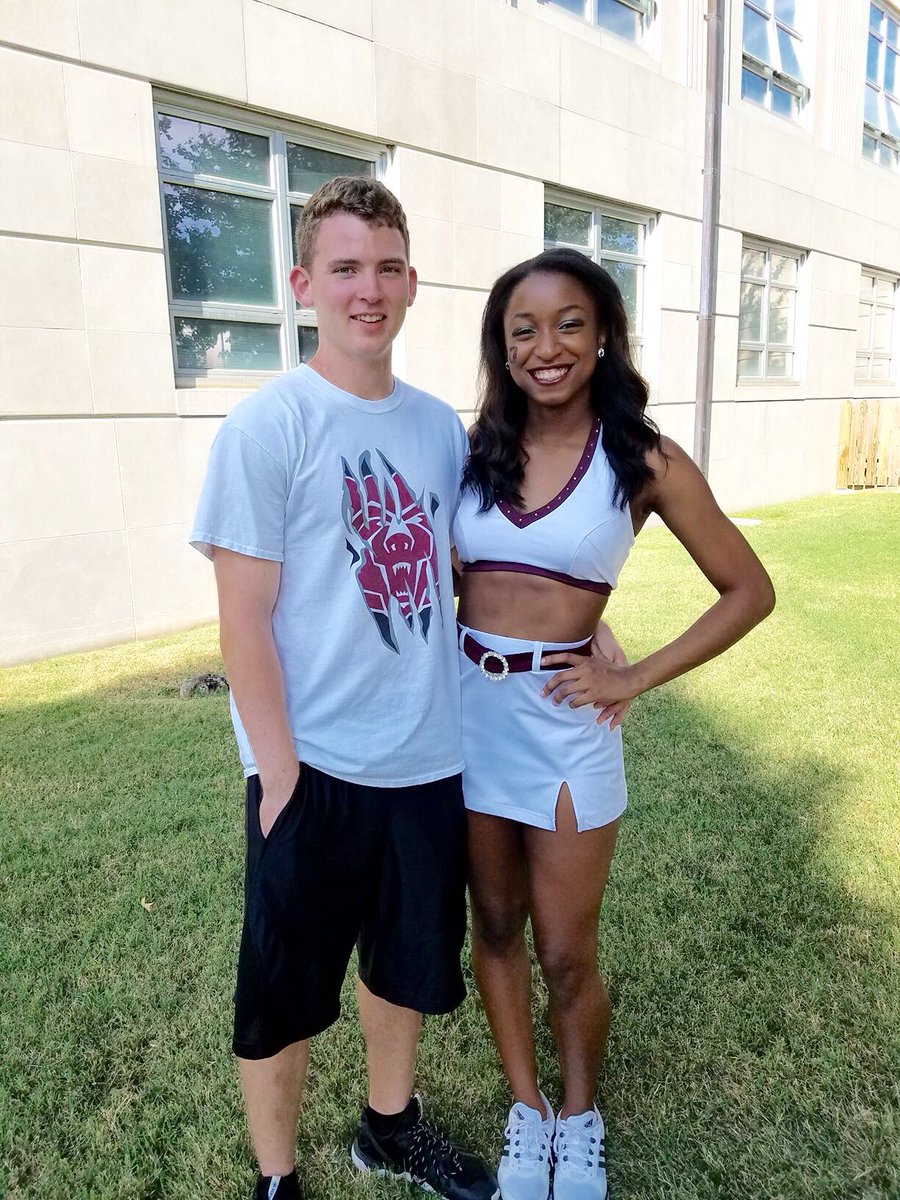 MirissaCorbin's tweet photo. Happy #NationalBoyfriendDay to the best😋💜 @NolanMullikin https://t.co/HdwHfWJTi6