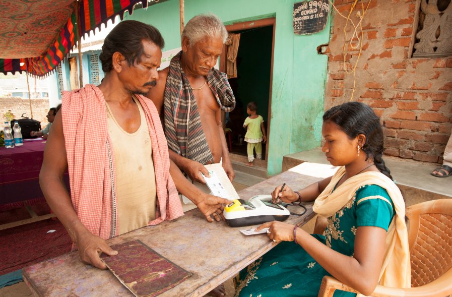 #India: WFP supported bar-coded ration cards help modernize food distribution ow.ly/4n8Q6f #ZeroHunger #techtuesday