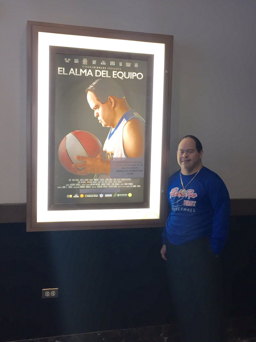 monchovaqueros's tweet photo. Lo que aconteció en la presentación de El Alma del Equipo en el Festival Internacional de Cine Fine Arts en Miramar. #rt https://t.co/ojXHioZ7Ot