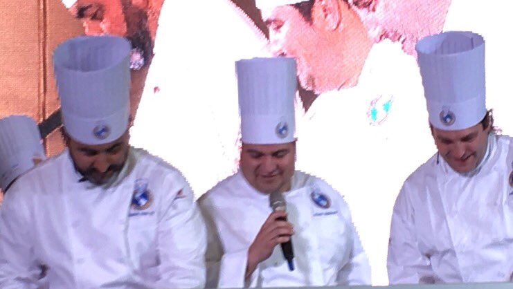 LesToquesBlanch's tweet photo. Terminando clase Nestlé #NPExpoConcepcion #chefsur @mikelzulueta @susylitvak @tourismopinions @NestleCL @Viviguties https://t.co/hYoCJI5Y6i