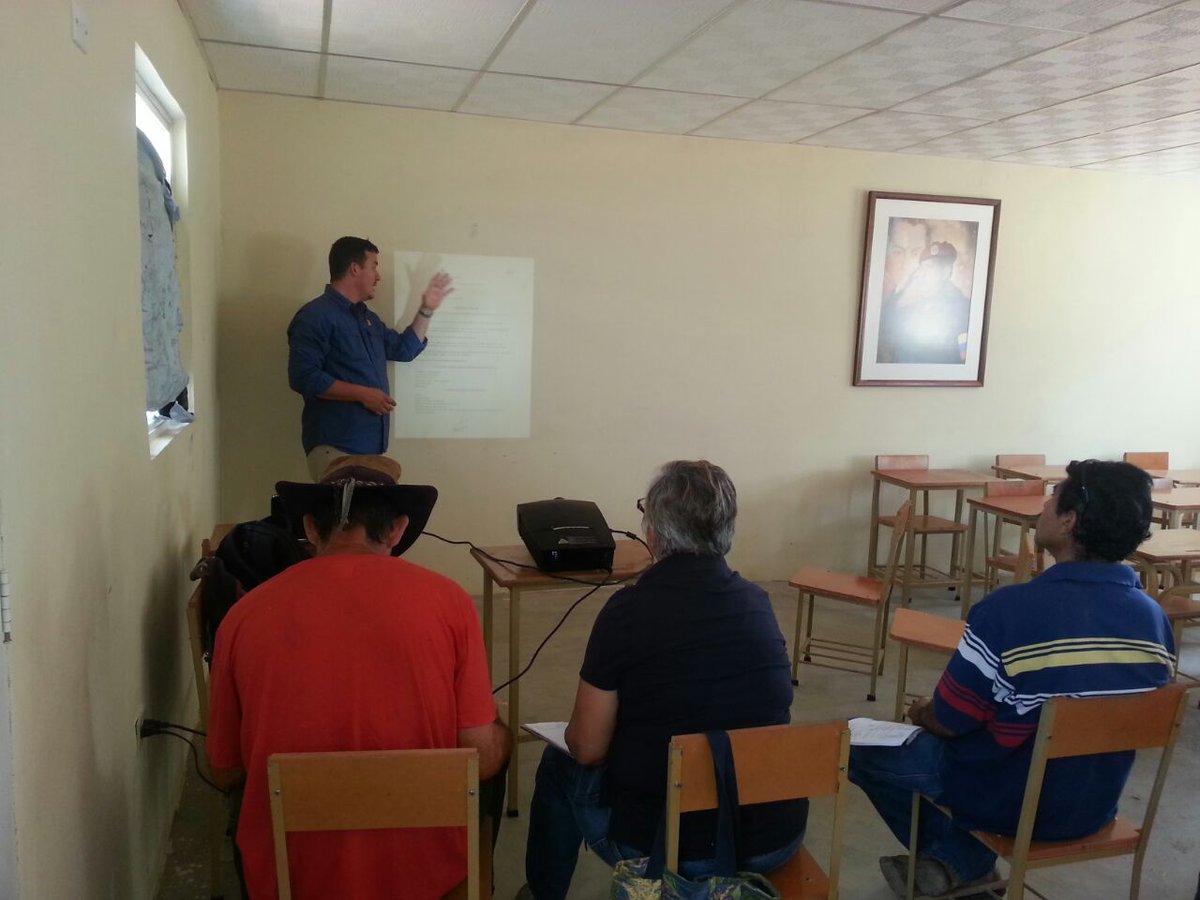 irtab_bolivar's tweet photo. Productores agropecuarios del eje comunal Orinoquia - La Ceiba, en formación con el IRTAB, para ser más productivos. https://t.co/7lJmYRtEsg