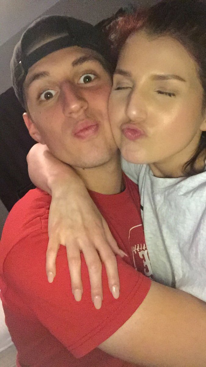 BasicallyBriD's tweet photo. Thanks for always putting up with me &amp; being the sweetest person in the 🌎! Love you ❤️ #happynationalboyfriendday @inathanc32 https://t.co/rrfv74MqeS