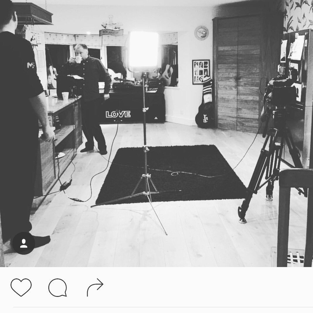 Matt Fiddes is still working this time of night 👍<a href="/MoniqeFiddes/">Moniqe Fiddes</a> #americanTV