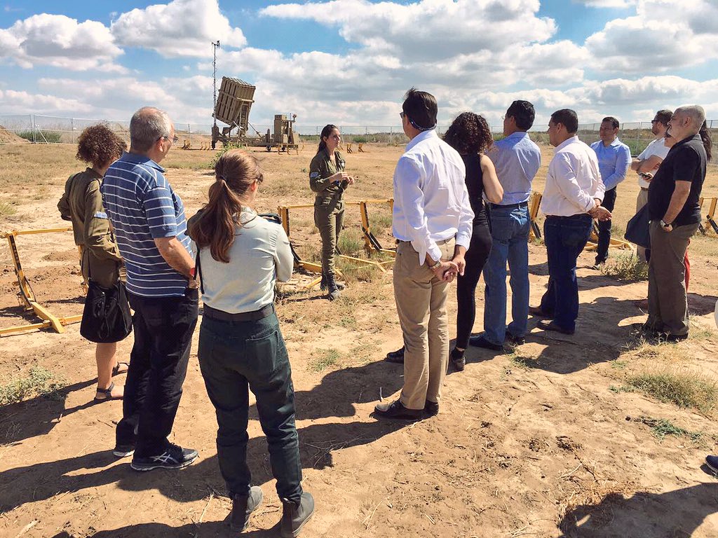 marianagc's tweet photo. En esta gira, visitamos la Franja de Gaza. Conversamos con mandos del Ministerio de Defensa y conocimos la Batería Iron Dome. @Friendsisrael https://t.co/PKd3DTUTkk