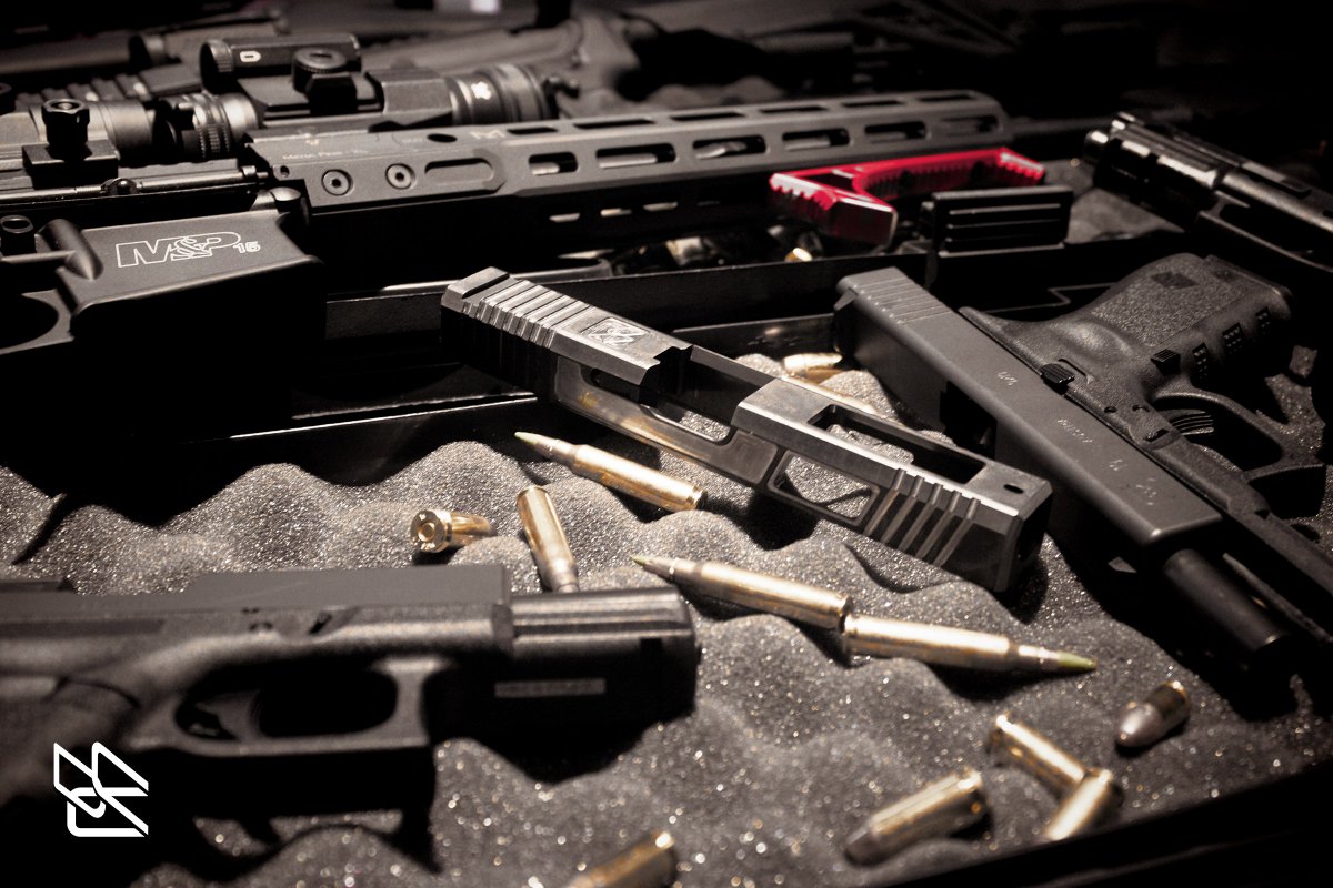 _deadcenter's tweet photo. The Surgeon Cut! #deadcentercustoms #glock #glocks #glockslide #tactical #AR15 #glockporn #glockfeed #glock17 #glock19 #madeinusa #firearms https://t.co/NzTULEIGU2