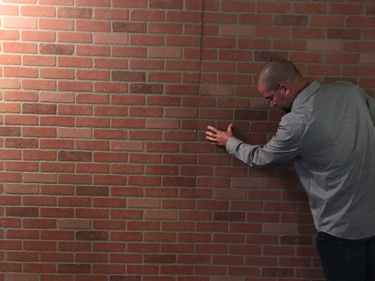 TalkingPictures's tweet photo. #FlashTVStudio almost ready. The brick wall set is going up. #NewTVstudio #globalTV #moretocome https://t.co/o8IHZC9xYd