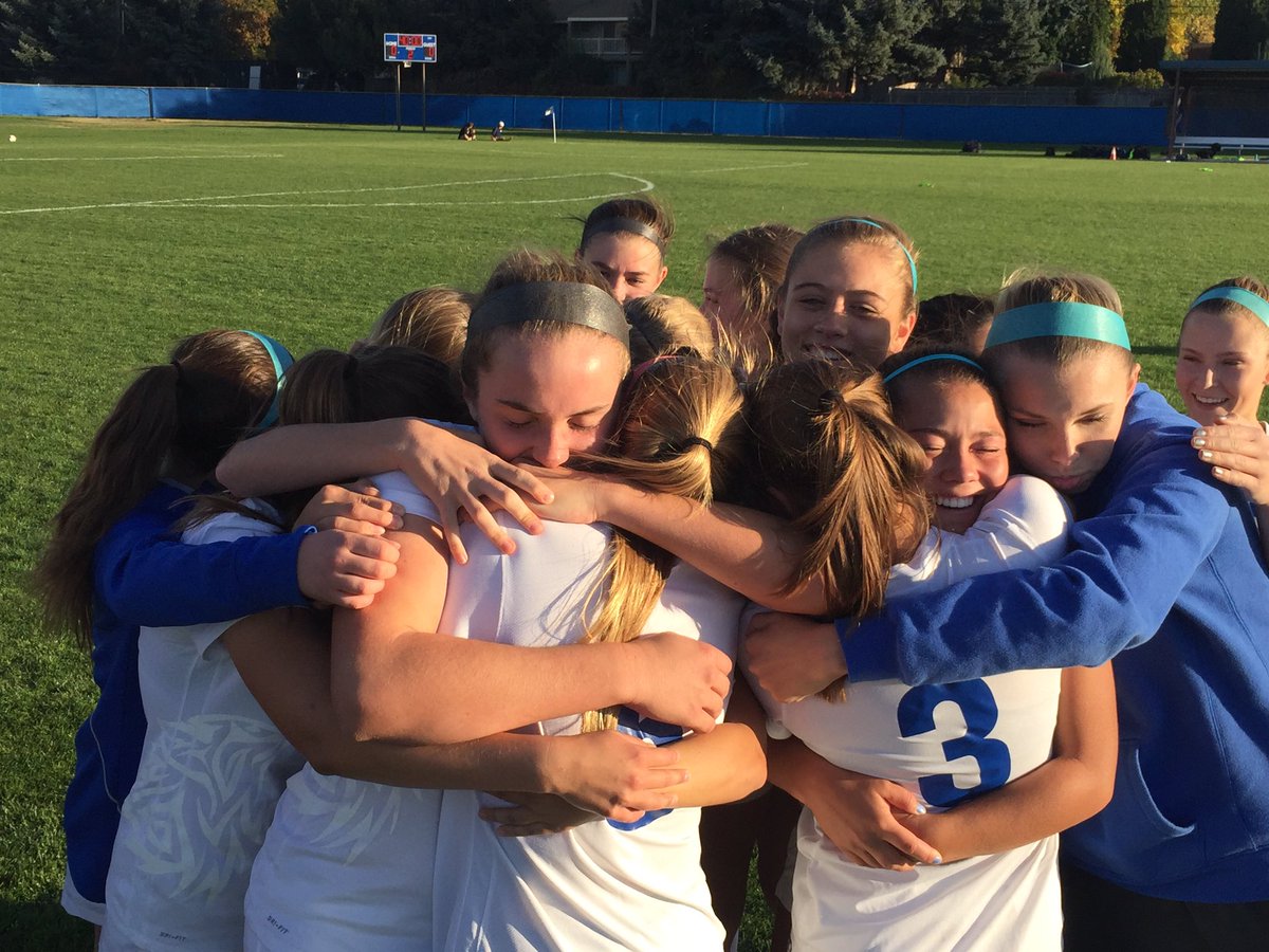 Jefferson1BSD's tweet photo. Girls varsity soccer Timberline 1. Kuna 0. Final. Madison Carter scores #BSDPride #TimBatman https://t.co/z3a8uC7f5X