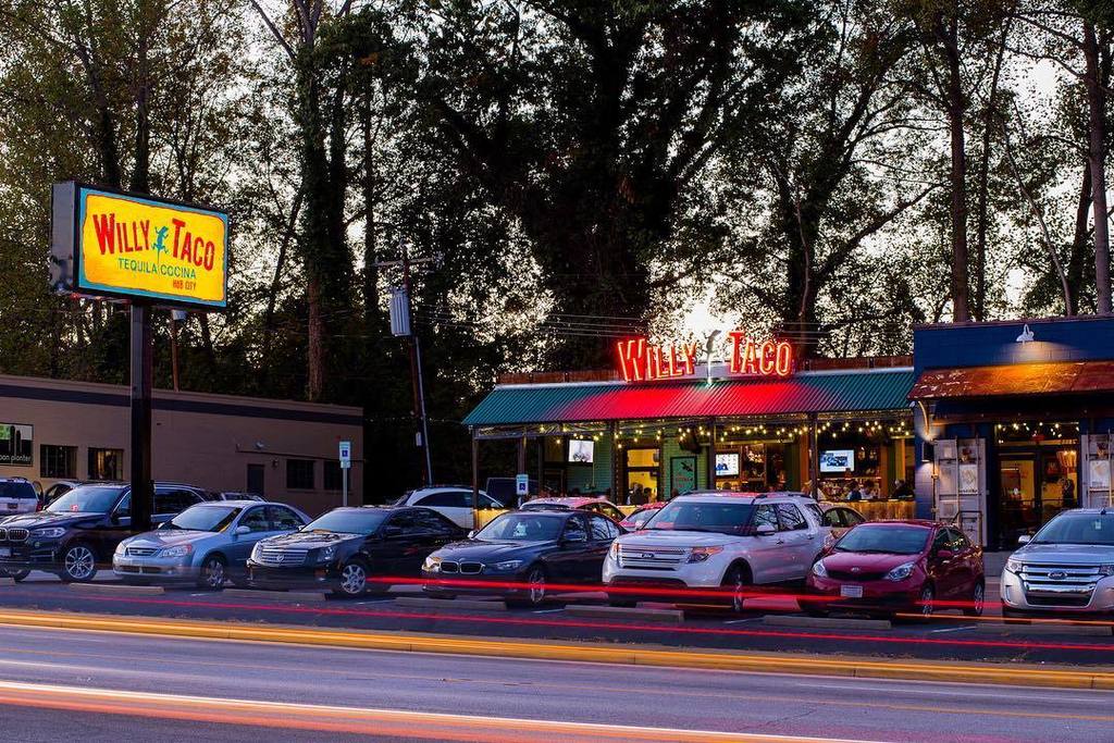 OEMCreative's tweet photo. The weather is getting just right to eat on the porch at @willytacohubcity #spartanburgeat… https://t.co/b72qWXGF2G https://t.co/jFr5B2LTJN