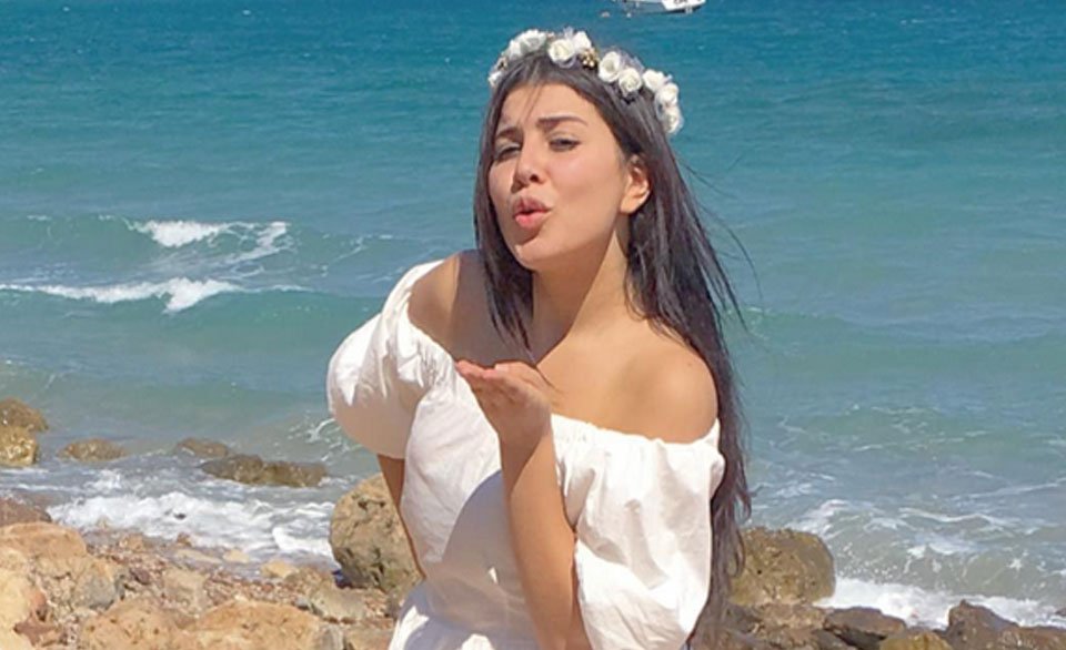 #بوابة_كواليس - “#أنستجرام” يوثق حساب “#حنان_الخضر”
bit.ly/2do4qPH
#hananeelkhader
@HananeElKhader