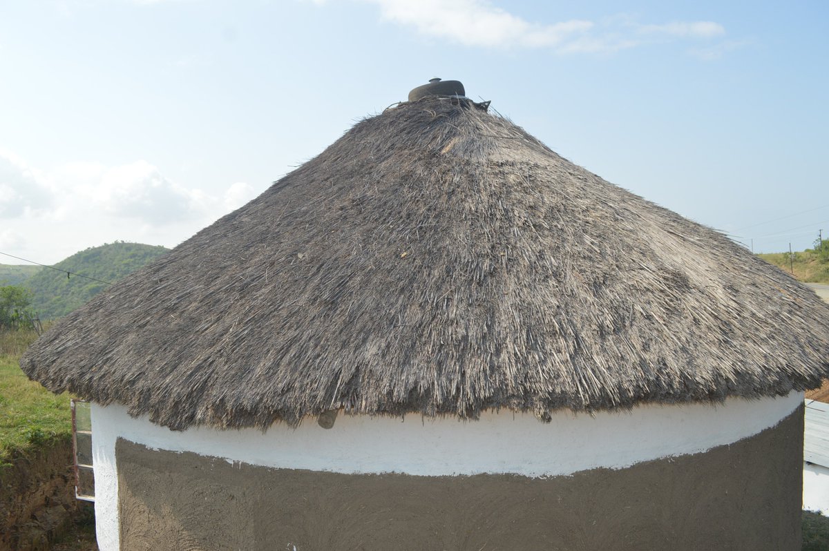 jontwingi's tweet photo. 1st day of Xhosa vernacular architecture research now on web site. Over 200 pics and 1 video. Updating daily.
https://t.co/JkDNvTxCaq https://t.co/quHX7WO7qV