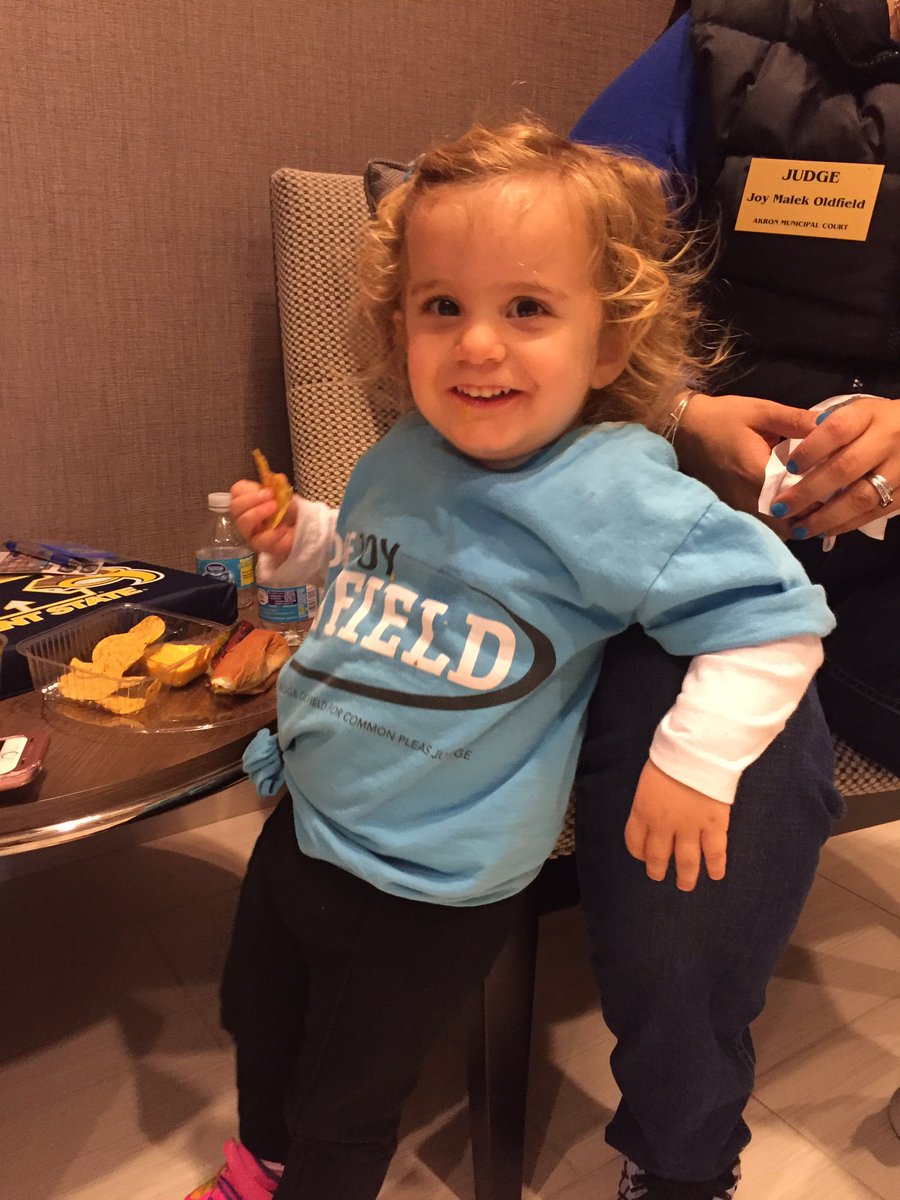 JudgeOldfield's tweet photo. If you are following me on Twitter but haven't "liked" me on FB, do it now and be #1400! Do it! #VoteJudgeJoy. https://t.co/sye7Qkx6ac