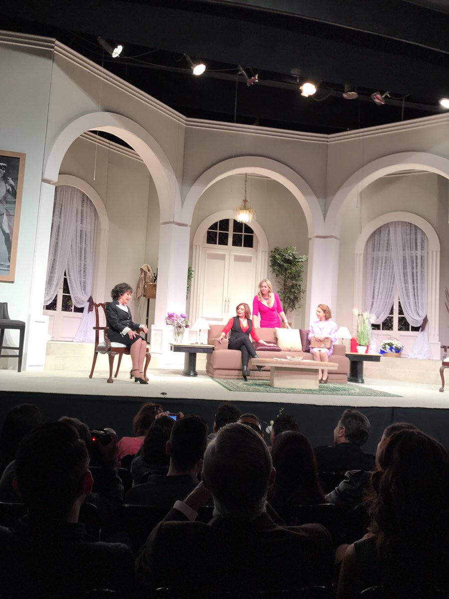 OliviaCollinsMX's tweet image. @mujeresdeceniza 👏🏻👏🏻👏🏻👏🏻excelente obra 😄 muchísimo éxito👌🏻grandiosas actrices y a grandioso productor #RubenLara