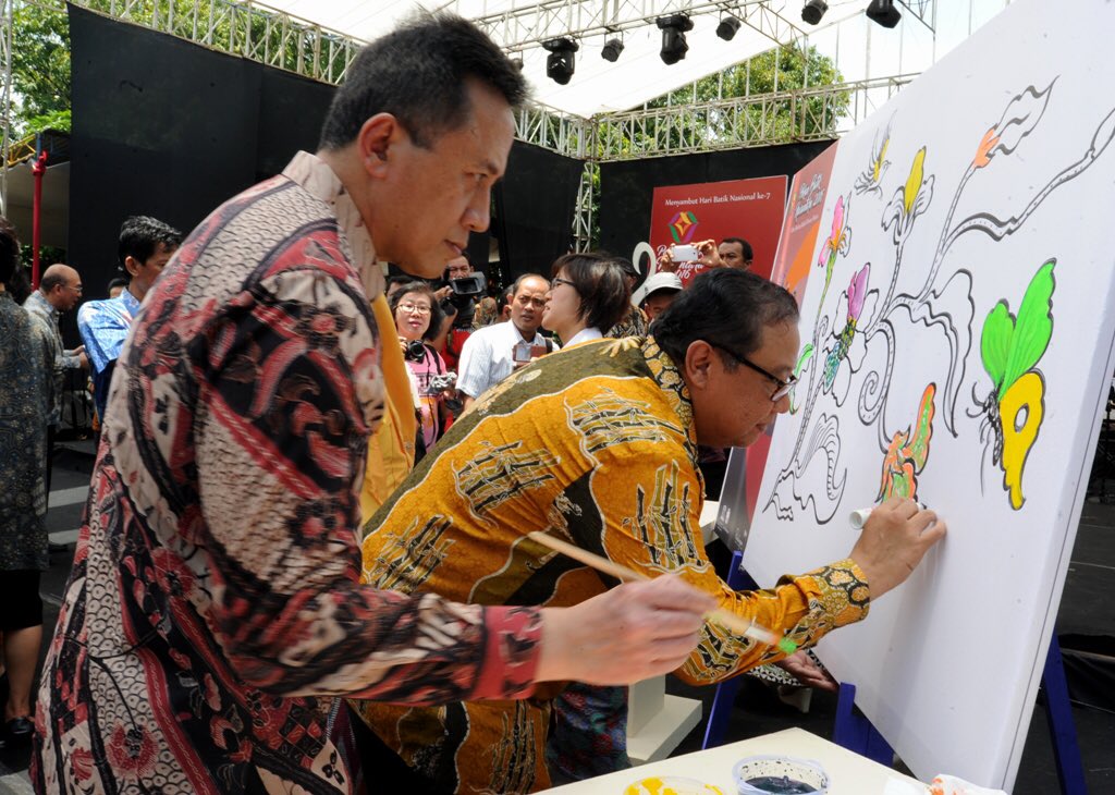 Acara yang digelar di Pekalongan, Jawa Tengah, Selasa (4/10) dalam rangka menyambut Hari Batik Nasional ke-7 #pekanbatik