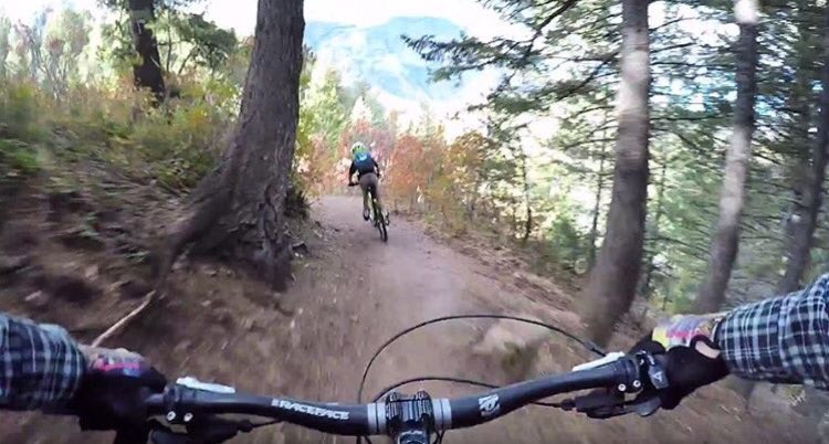 RaceFace_ZA's tweet photo. Catch me if you can. #enduro #trail #mtb #raceface | 📷 @havenoutdoors https://t.co/zn5VJ1BCBl
