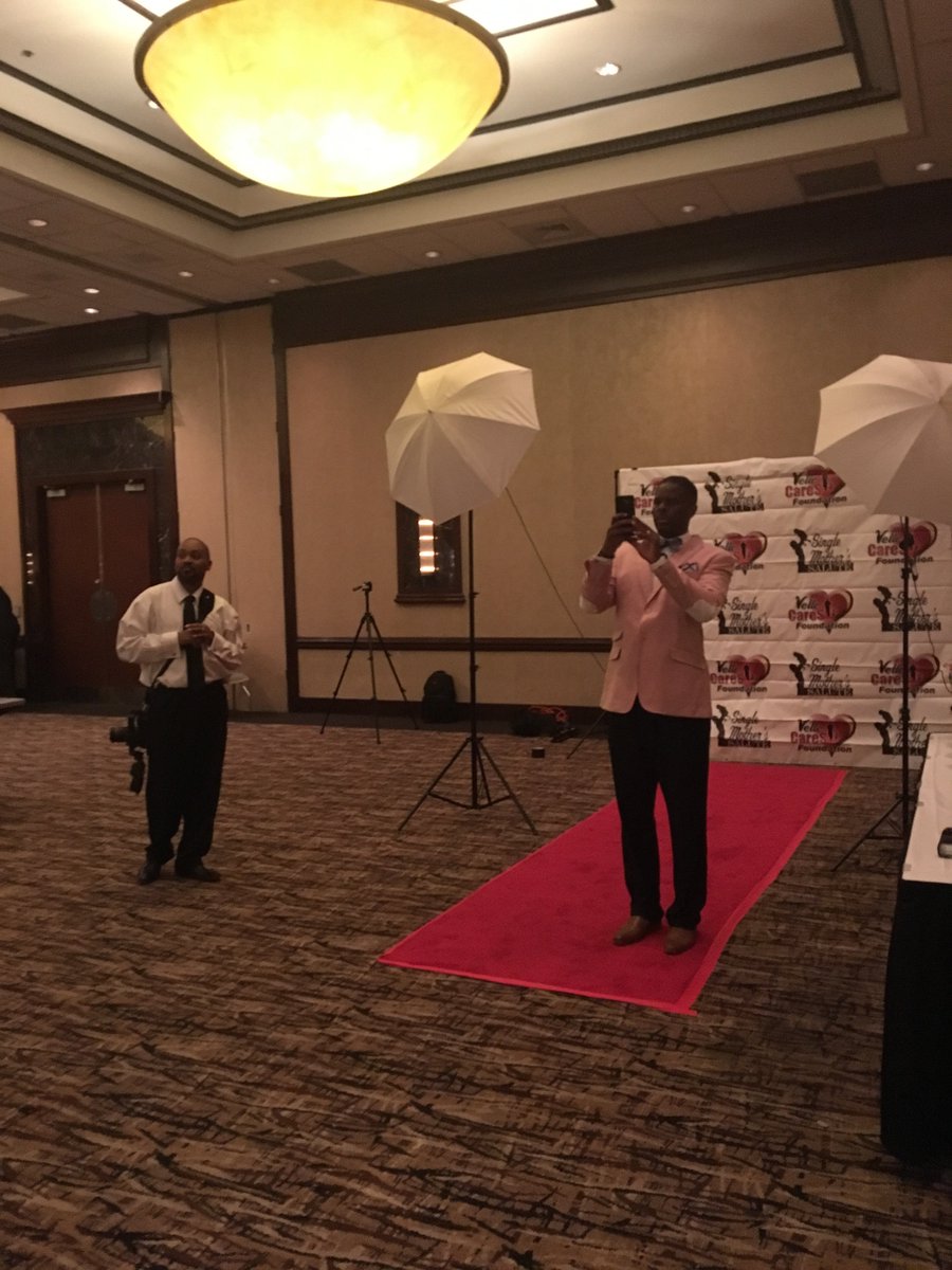 919Events's tweet image. @919Events helps to set the atmosphere or the 3rd annual Single Mothers Salute hosted by @LeVelleMoton for the Velle Cares Foundation.