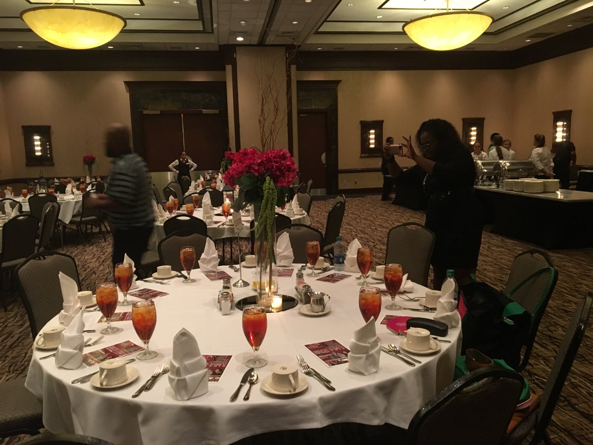 919Events's tweet image. @919Events helps to set the atmosphere or the 3rd annual Single Mothers Salute hosted by @LeVelleMoton for the Velle Cares Foundation.