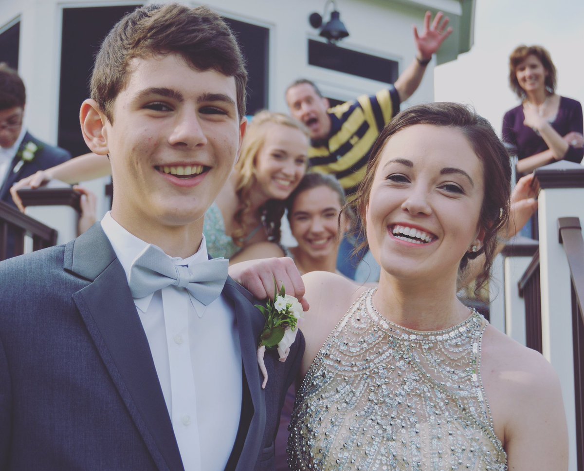 supersweetsyd's tweet photo. #nationalboyfriendday lol see you kids soon https://t.co/tTZrtHckWn