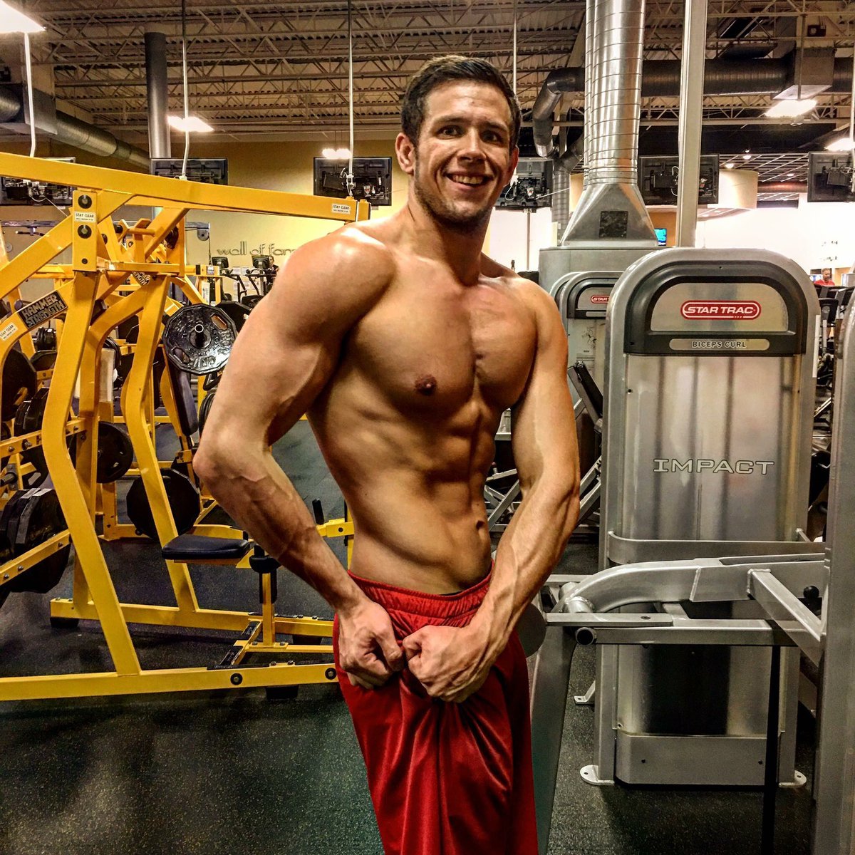 Killing this #aesthetic #lifestyle. I cant wait till my next competition. #gym is life. #fitness