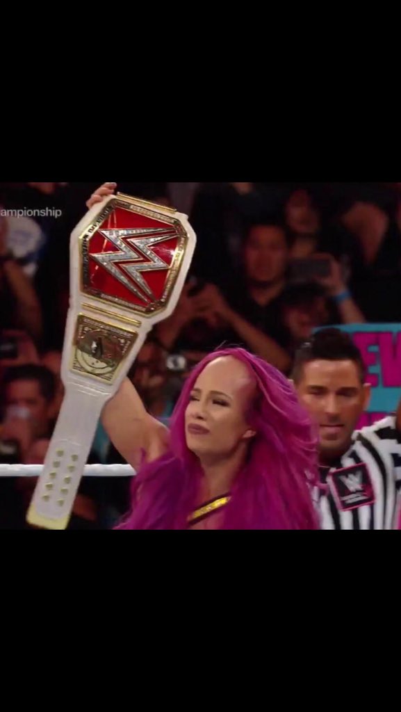 ColtsFanRyan's tweet photo. @CountdownEnded did you notice Sasha's wig falling off all match? It was so funny I was dying through the whole match https://t.co/nXjD1DfgQ0