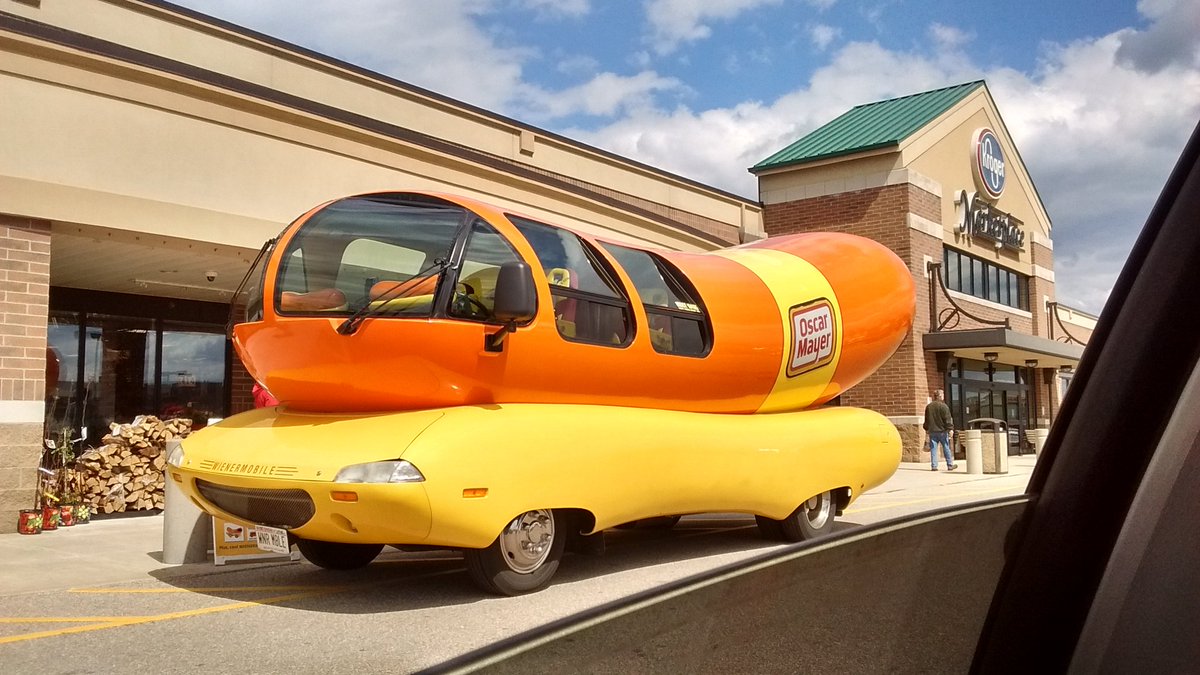 LosFresh's tweet image. I saw this today at Kroger's😂😎😂