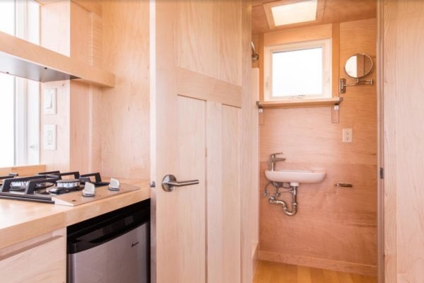 realtinyhouse's tweet photo. The 160 Sq Ft "Vista Go" Tiny Home built by Escape Tiny Homes in Wisconsin https://t.co/3noO43Sfho
