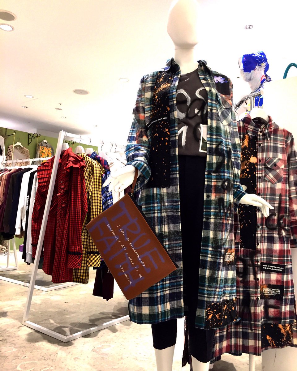 WALL_LABO's tweet image. guernikaより待望の新作
LADYS LONG CHECK SHIRTS
入荷致しました。
少量入荷となりますのでお早めに。